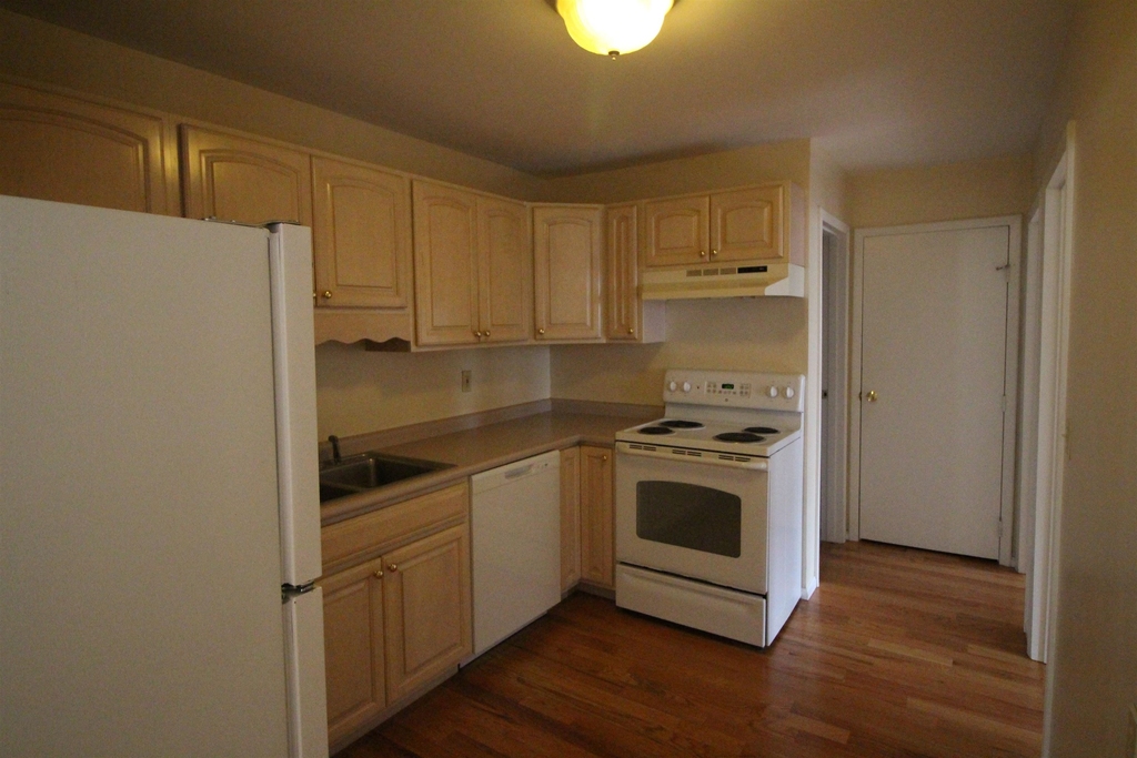 73 East Broadway - Photo 5