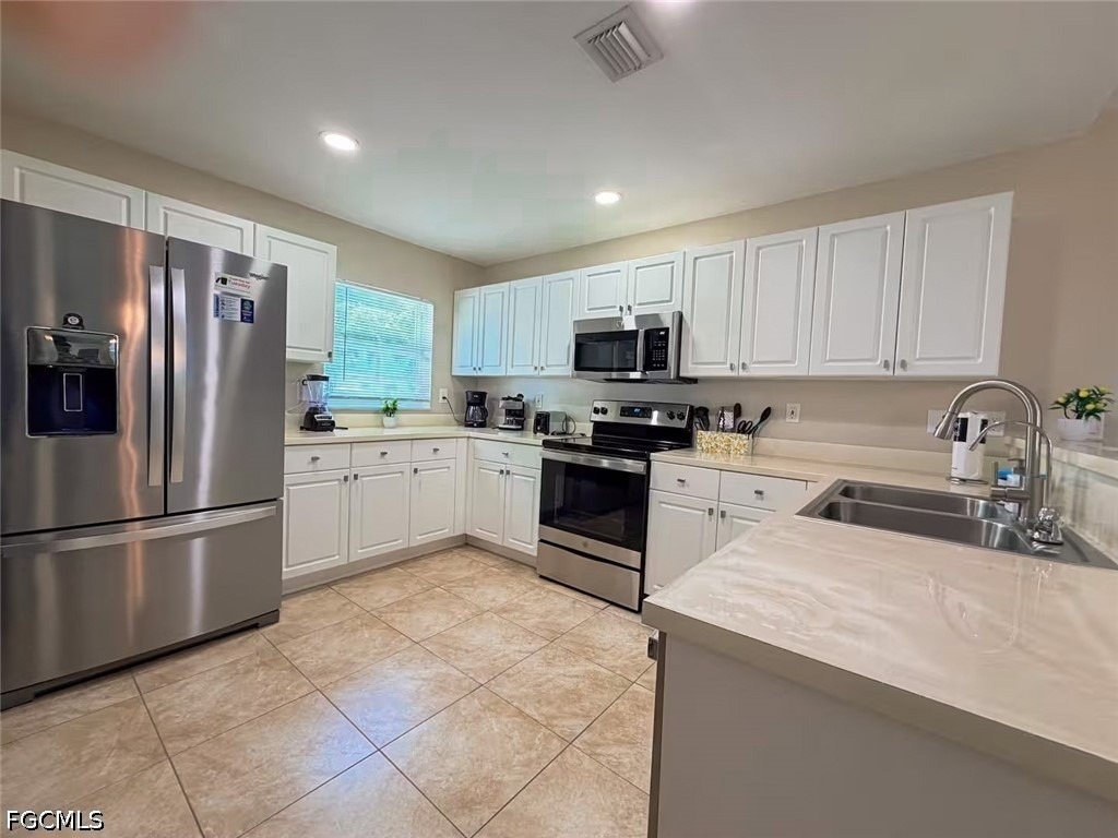 2937 Sw 8th Place - Photo 2