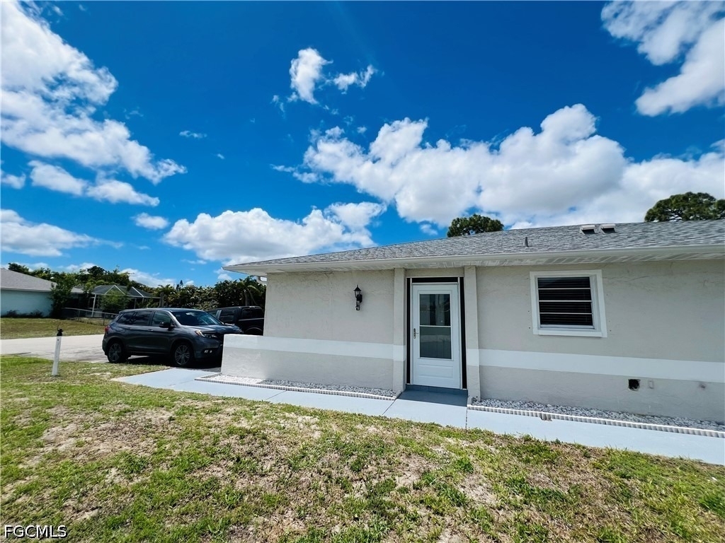 1406 Se 2nd Place - Photo 1
