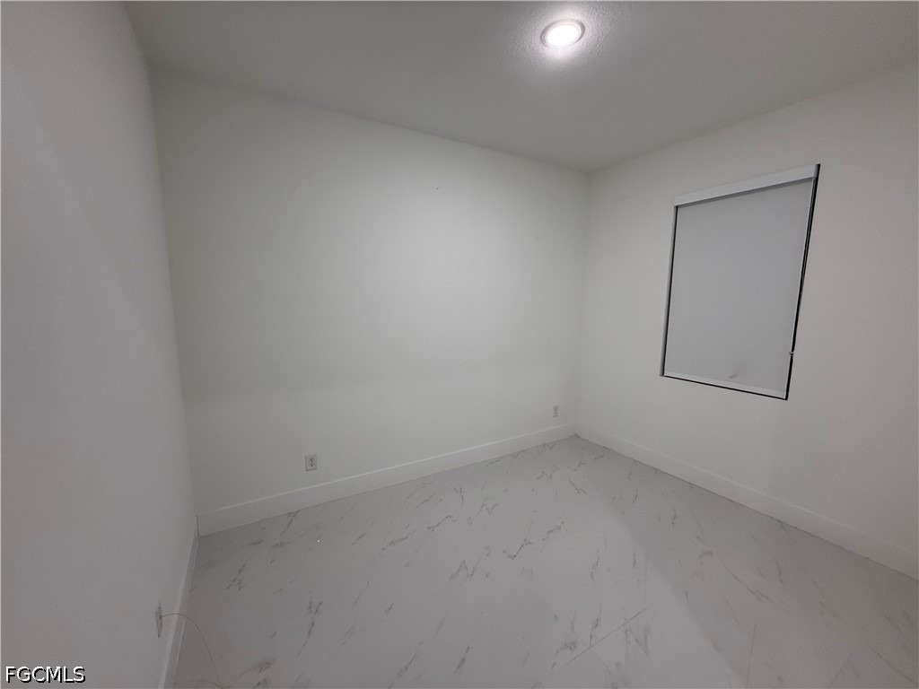 3201 57th Street W - Photo 4