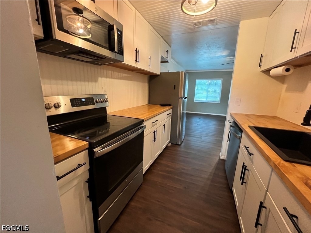 19113/115 Holly Road - Photo 10