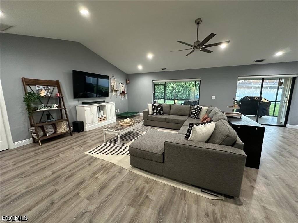 1714 Se 2nd Street - Photo 1