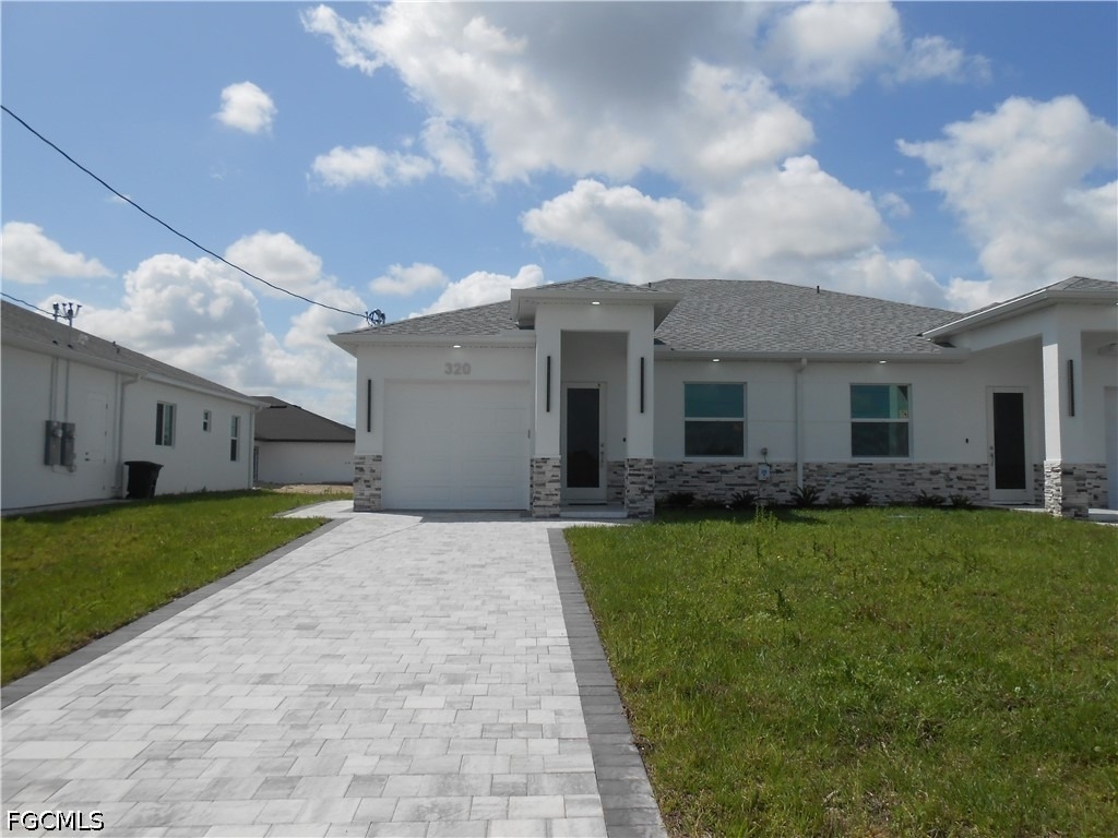 320 Poplar Street - Photo 1