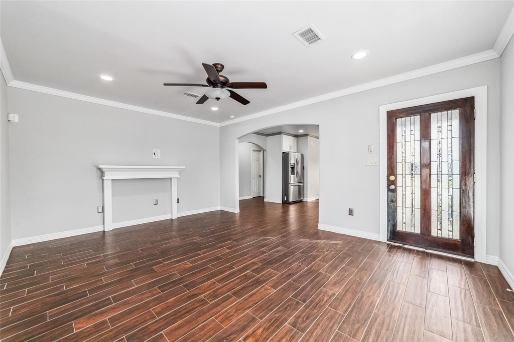 5012 Irvington Boulevard - Photo 2