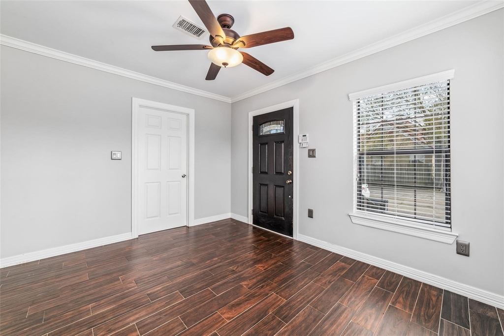 5012 Irvington Boulevard - Photo 9