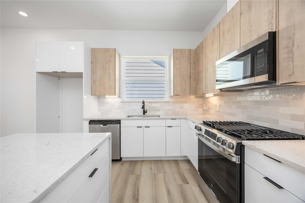 6735 Peerless Street - Photo 1