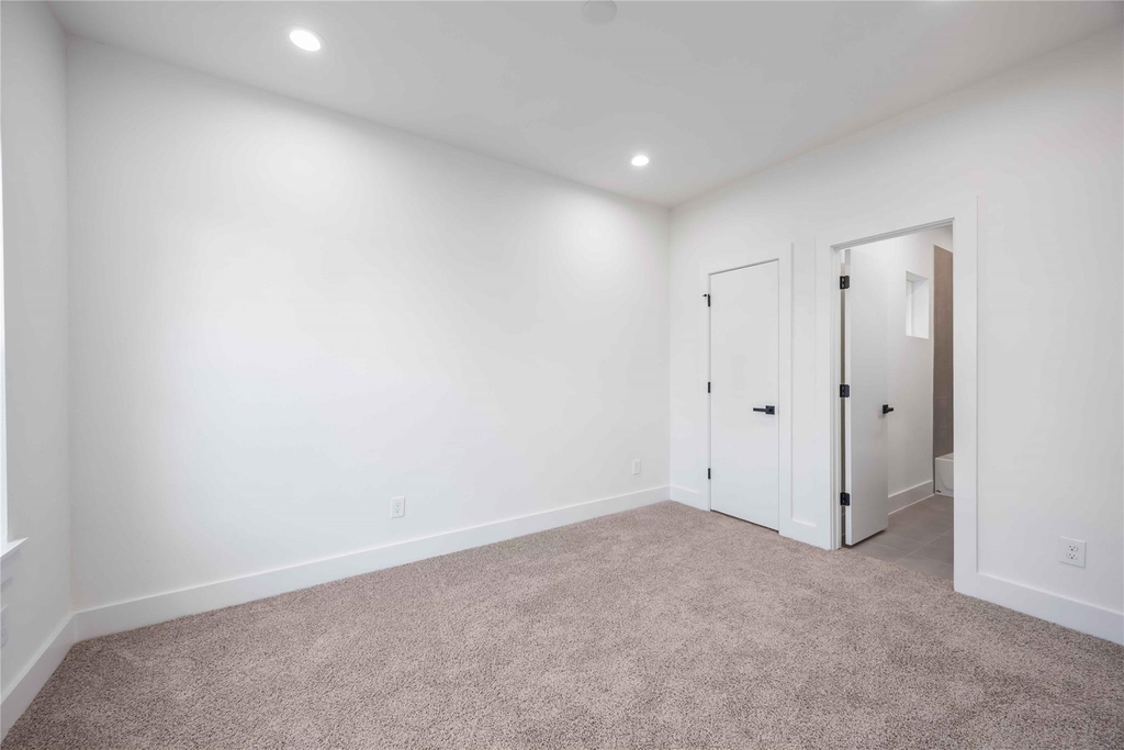6735 Peerless Street - Photo 9