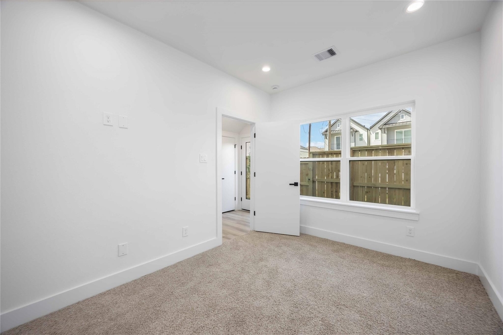 6735 Peerless Street - Photo 10