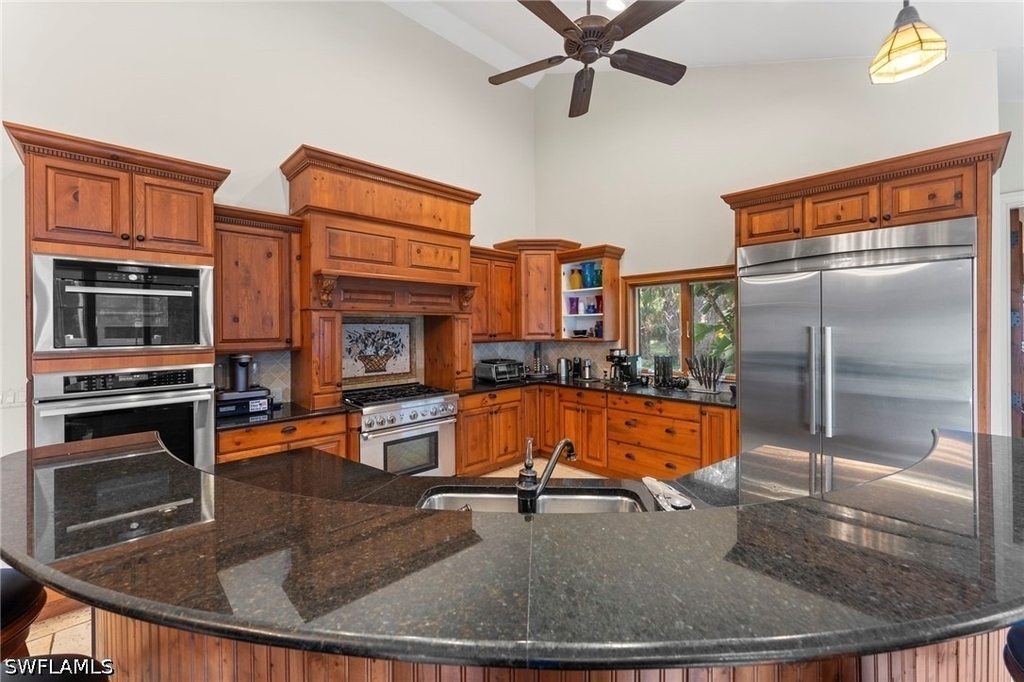 840 Jung Boulevard W - Photo 17