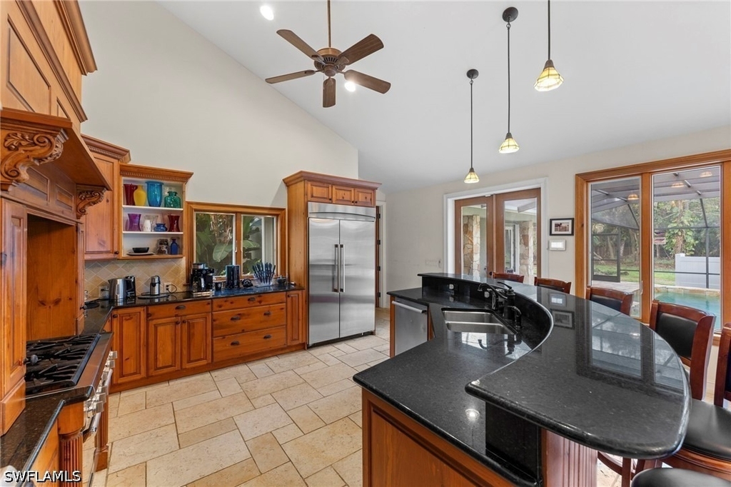 840 Jung Boulevard W - Photo 15