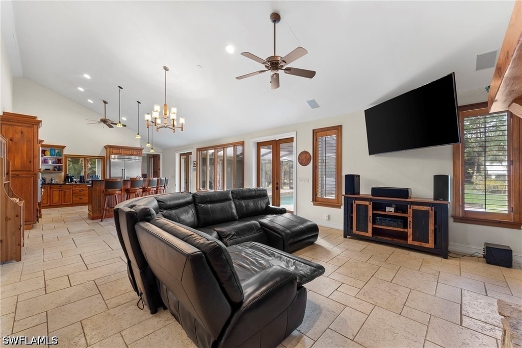 840 Jung Boulevard W - Photo 11