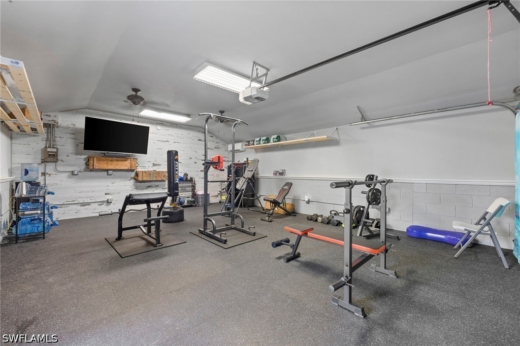 840 Jung Boulevard W - Photo 4