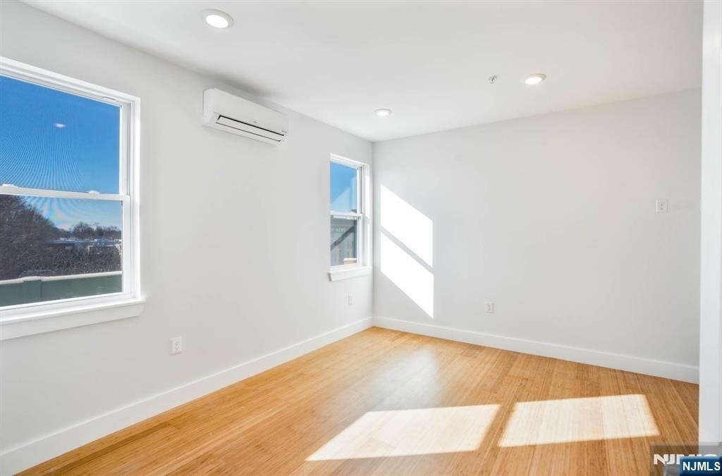 100 North - Photo 5