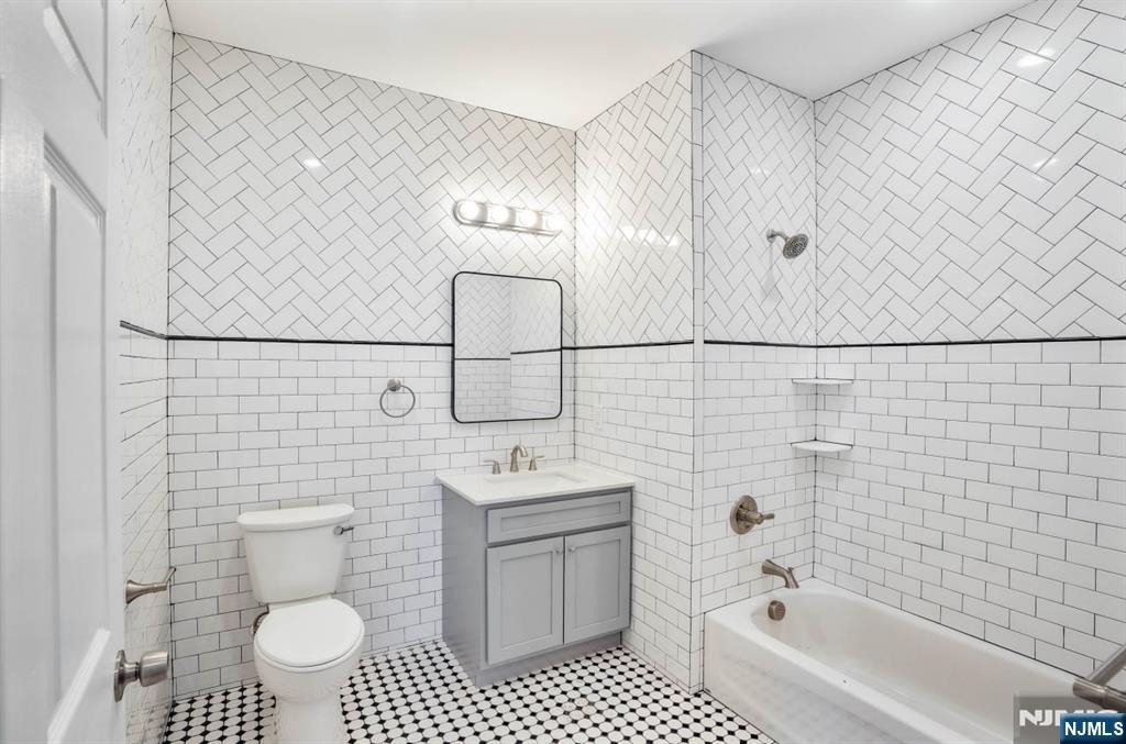 100 North - Photo 1