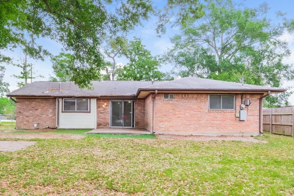 200 Montrose Circle - Photo 14