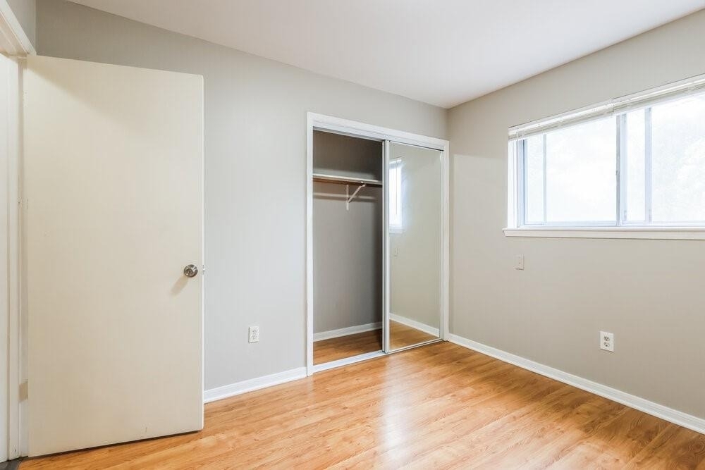 200 Montrose Circle - Photo 12