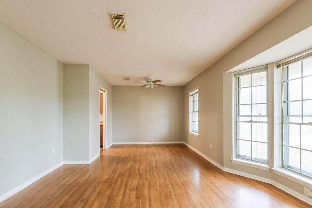 200 Montrose Circle - Photo 1