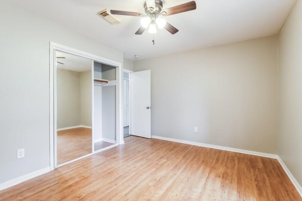 200 Montrose Circle - Photo 11