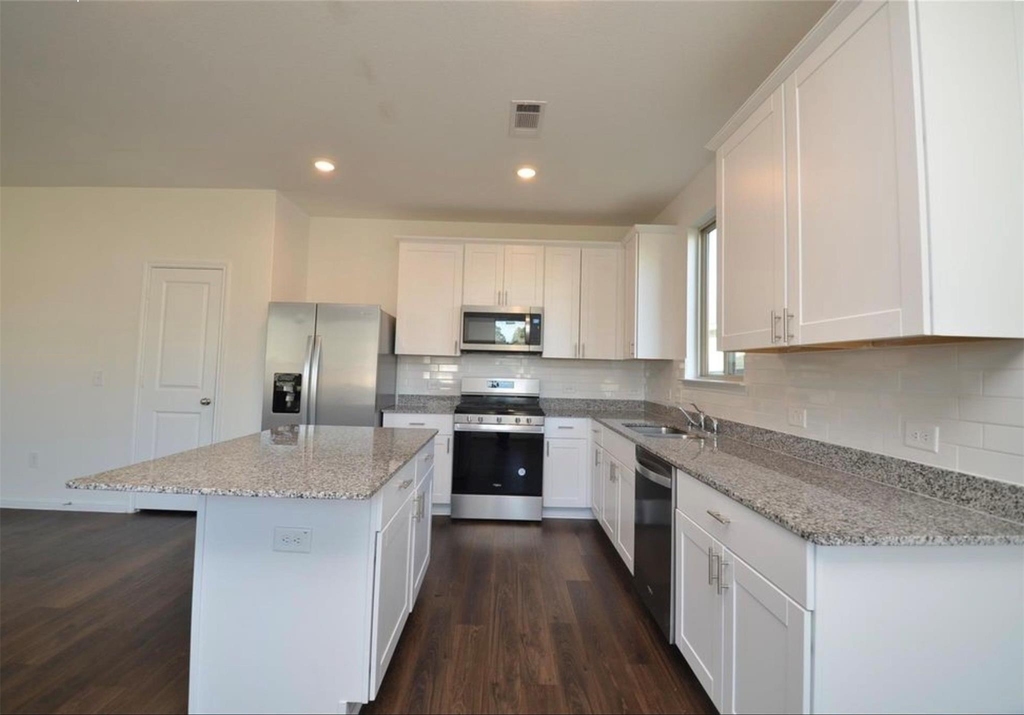 16439 Big Hickory Dr - Photo 8