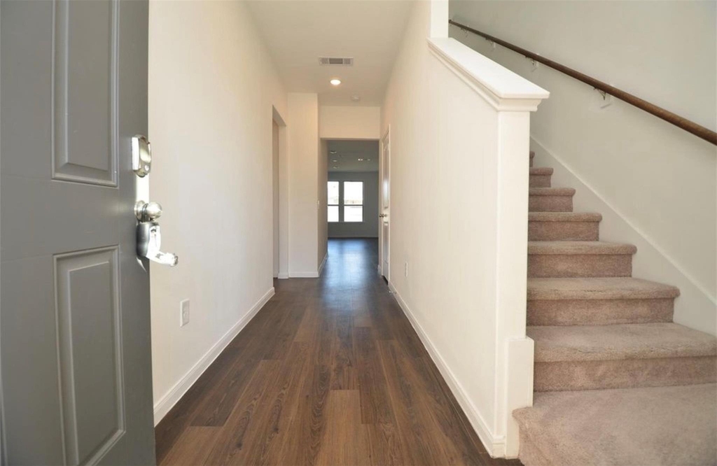 16439 Big Hickory Dr - Photo 2