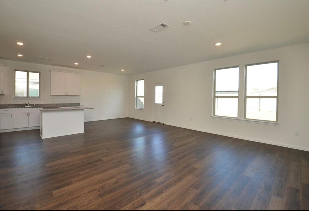 16439 Big Hickory Dr - Photo 3