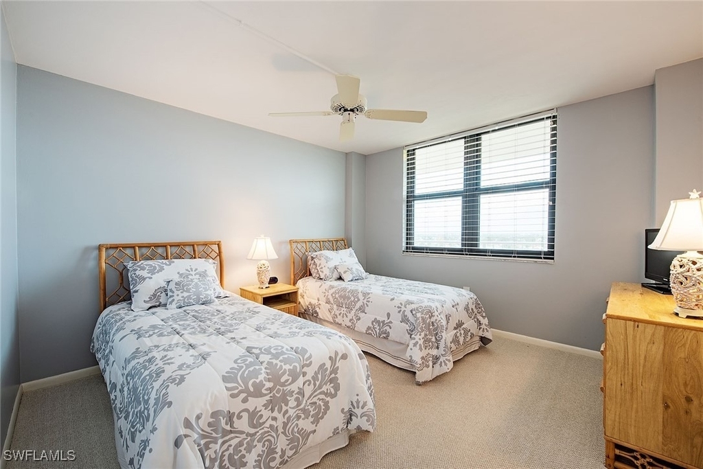 260 Seaview Court - Photo 8