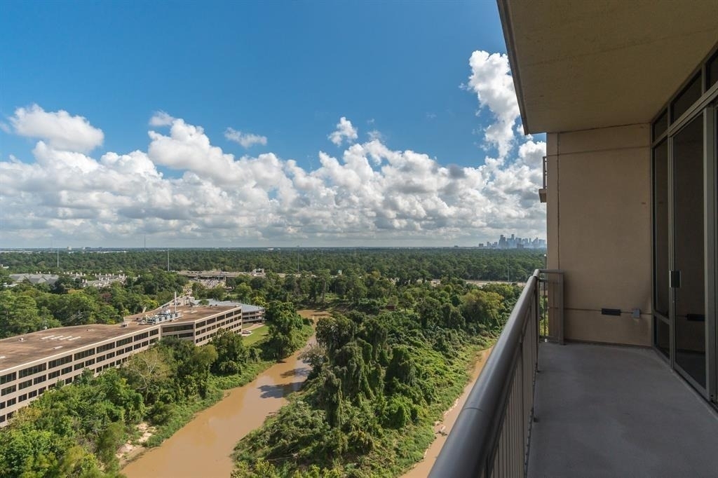 7 Riverway - Photo 14