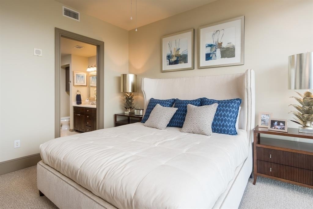 7 Riverway - Photo 2