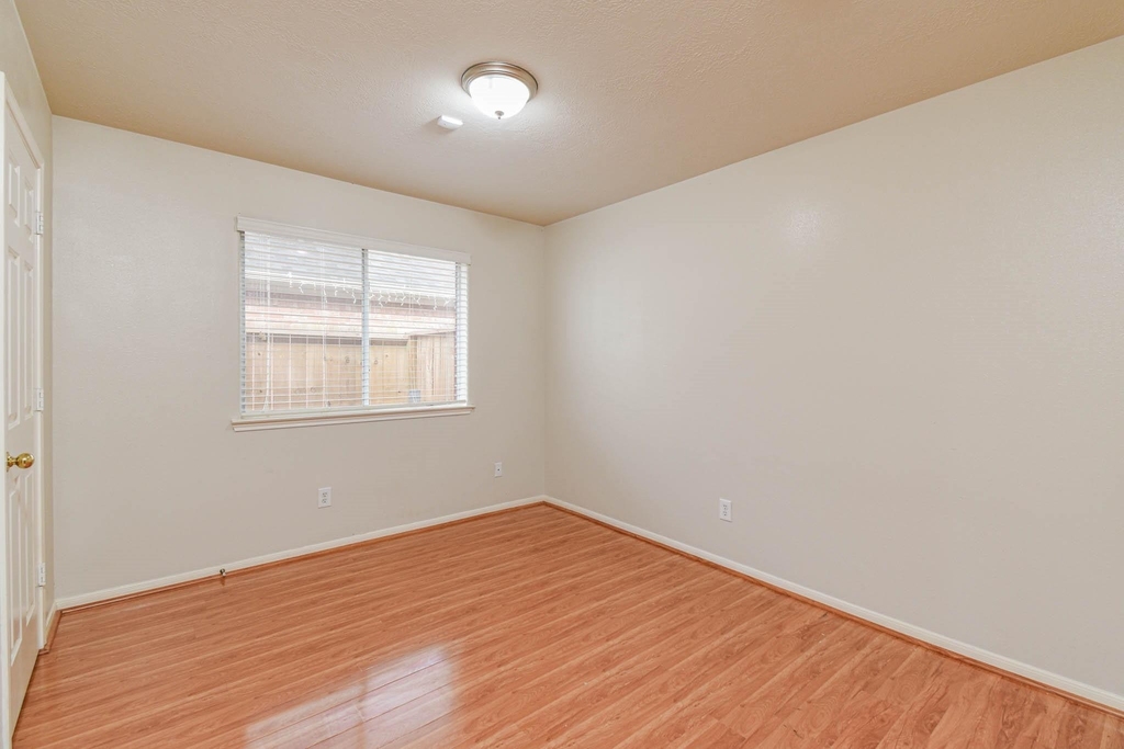 13735 Branford Greens Drive - Photo 10