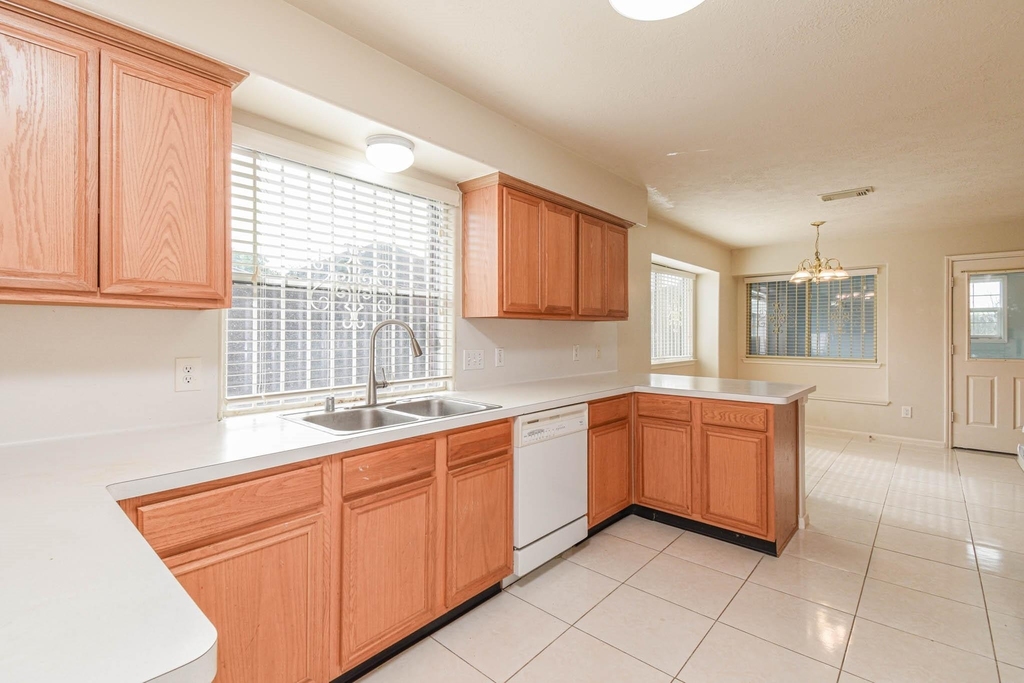 13735 Branford Greens Drive - Photo 2