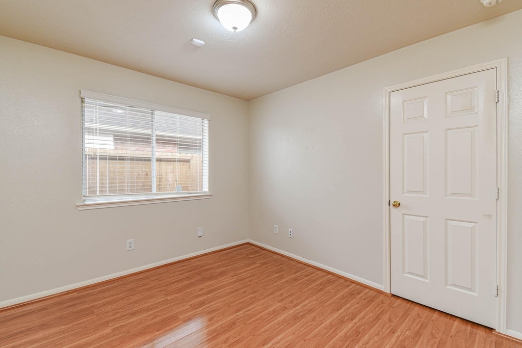 13735 Branford Greens Drive - Photo 12