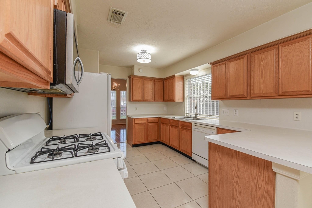 13735 Branford Greens Drive - Photo 3