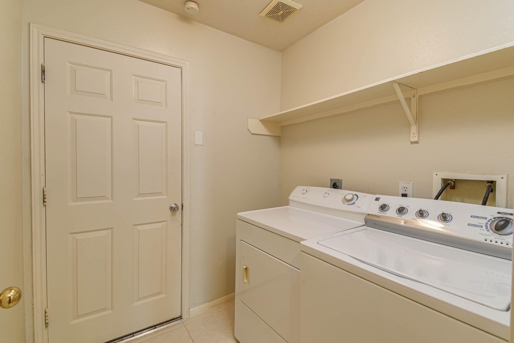 13735 Branford Greens Drive - Photo 16