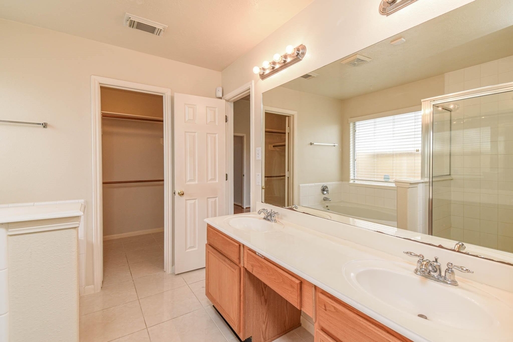 13735 Branford Greens Drive - Photo 18