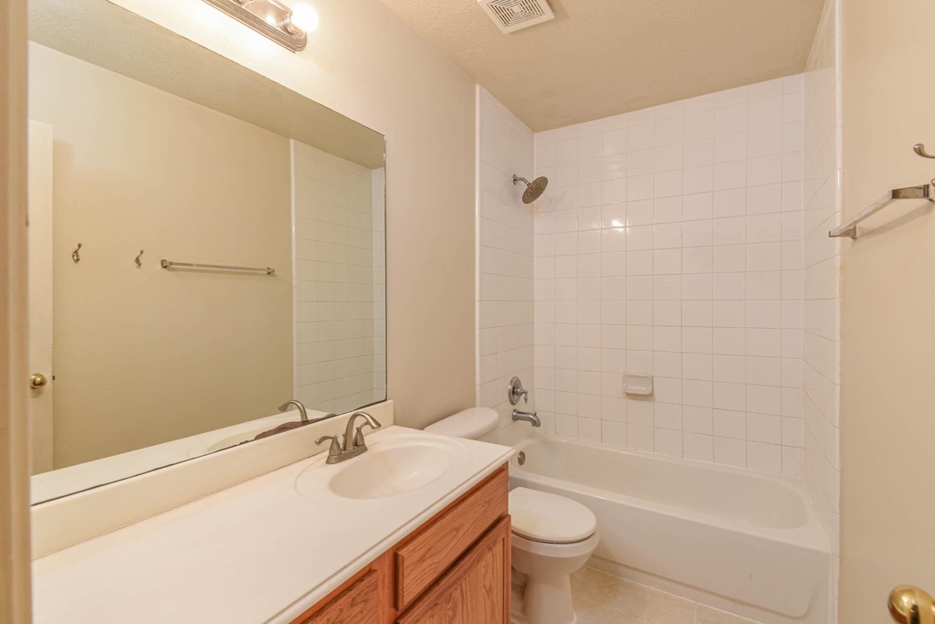 13735 Branford Greens Drive - Photo 19
