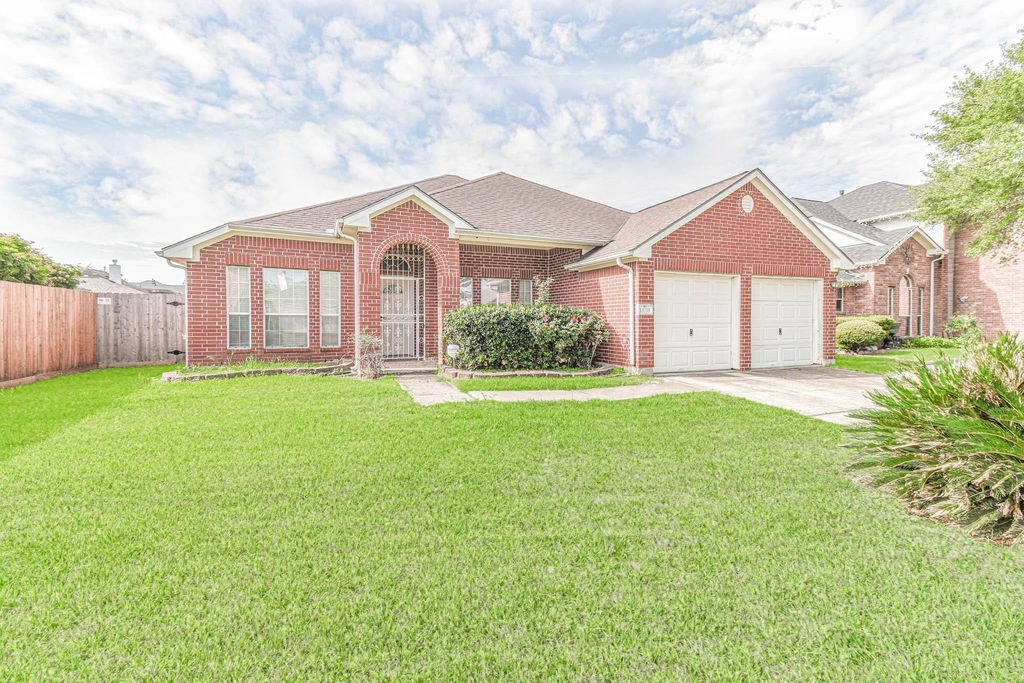 13735 Branford Greens Drive - Photo 0