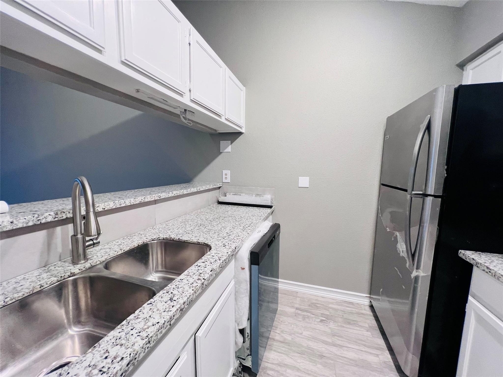 2121 El Paseo Street - Photo 5