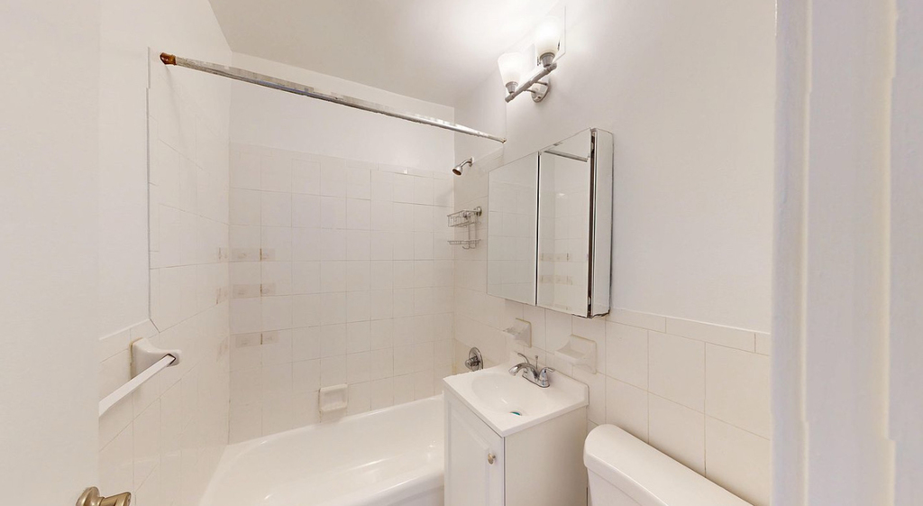 East 38th Street - Photo 6