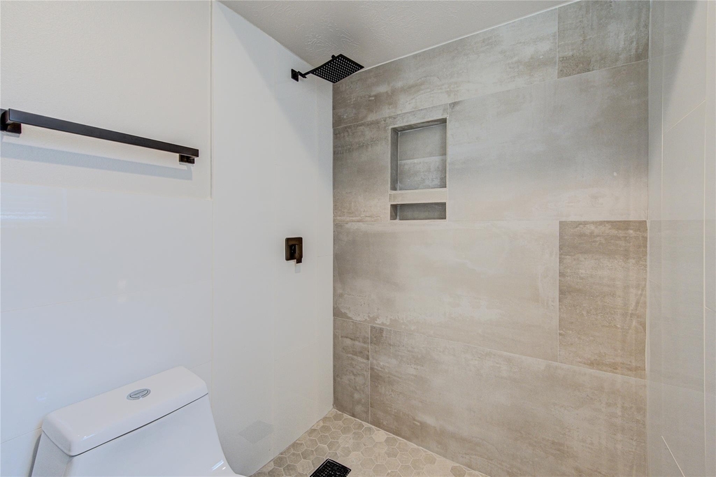 4931 Lake Catherine Court - Photo 6