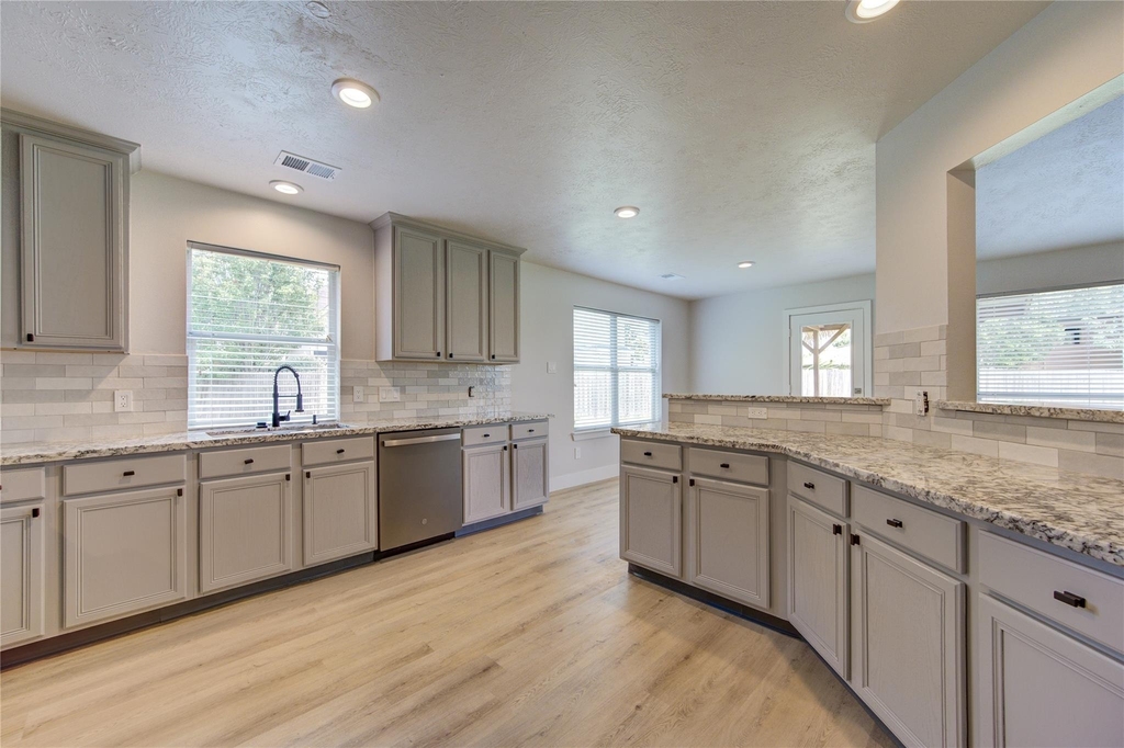4931 Lake Catherine Court - Photo 21