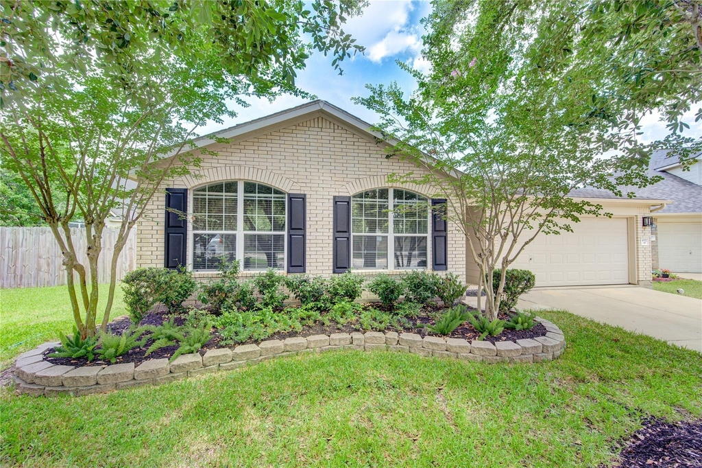 4931 Lake Catherine Court - Photo 0