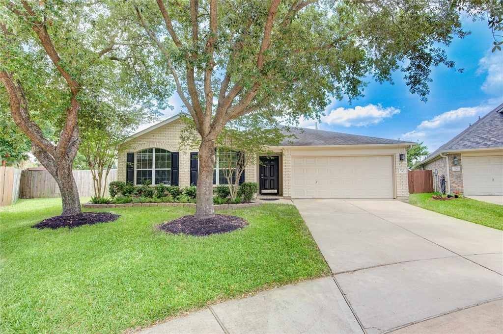 4931 Lake Catherine Court - Photo 2