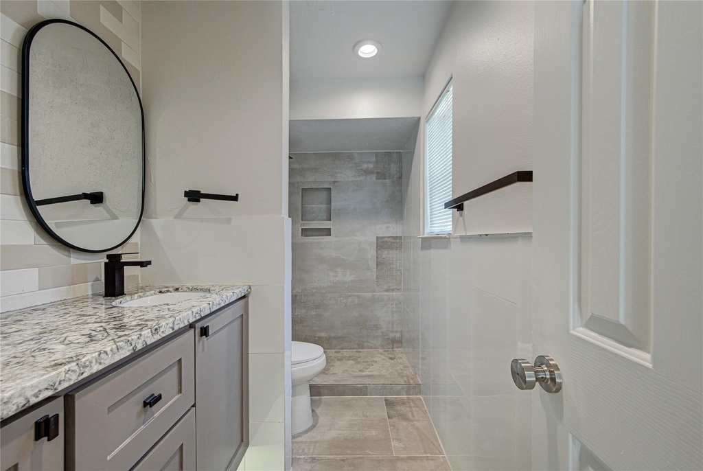 4931 Lake Catherine Court - Photo 5