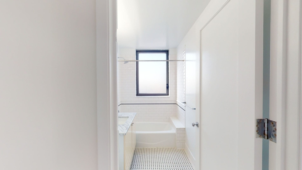 808 Columbus Ave - Photo 4