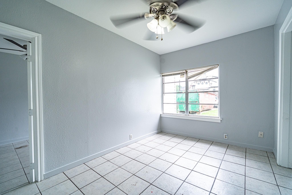 6417 Rolla Street - Photo 9