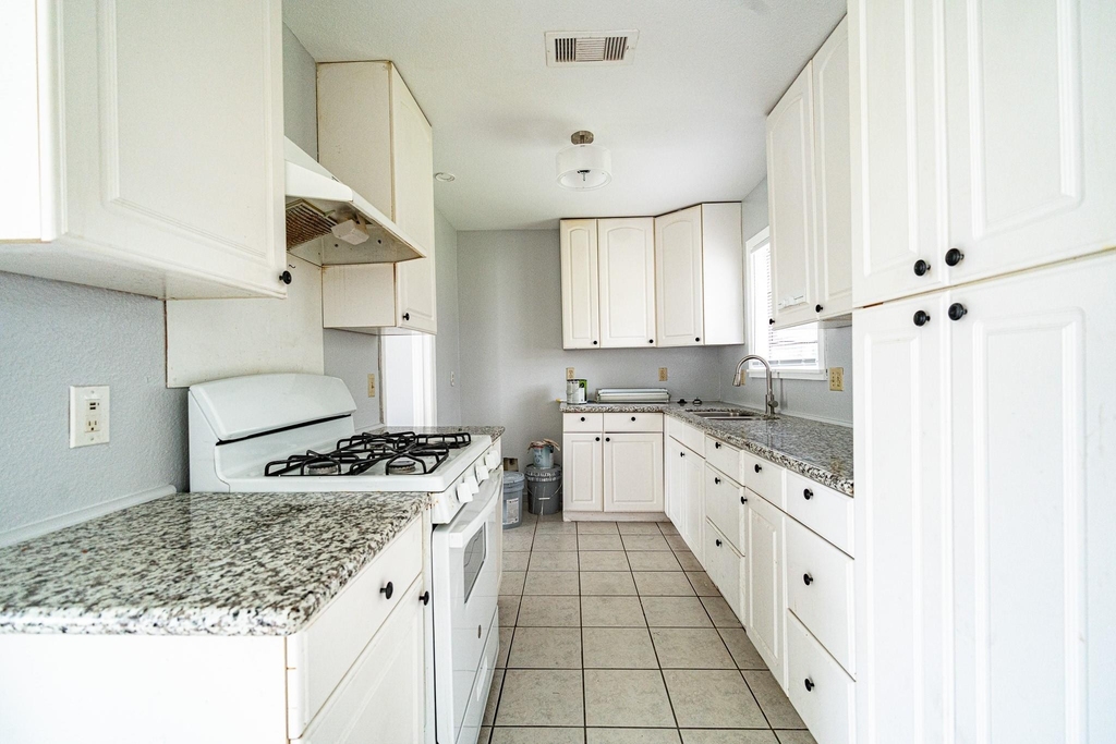 6417 Rolla Street - Photo 12