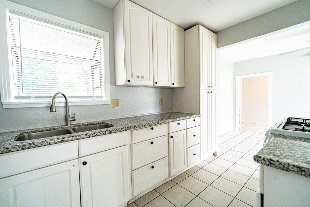 6417 Rolla Street - Photo 14
