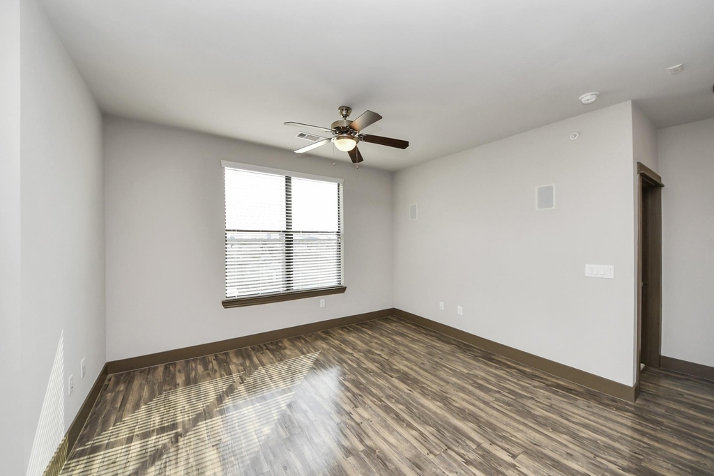5454 Washington St Avenue - Photo 16