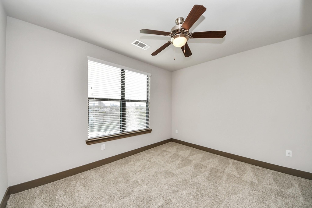 5454 Washington St Avenue - Photo 22