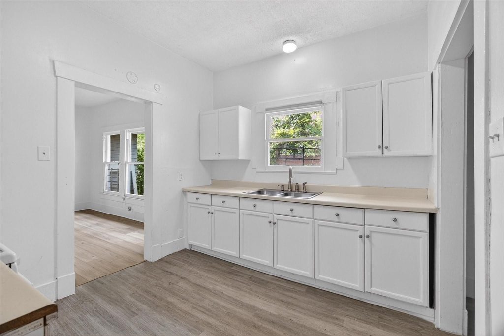 1607 Holman Street - Photo 8
